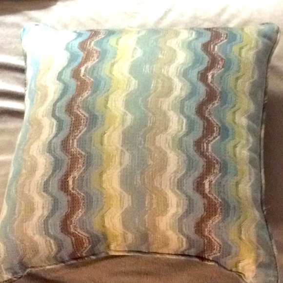 Throw/Accent pillow set of 2 - Picture 5 of 8